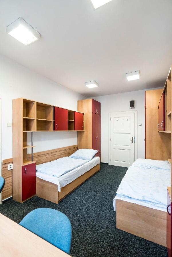 Hostel Masarykova Прага Экстерьер фото