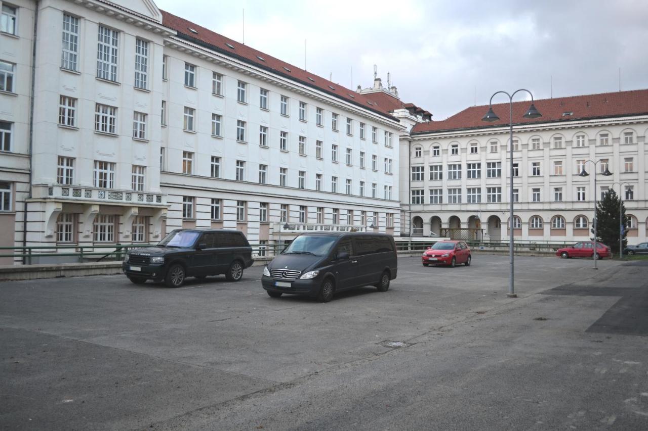 Hostel Masarykova Прага Экстерьер фото